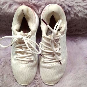 Under Armour pink & white "Charged Vantage" athletic shoes sz 8.5